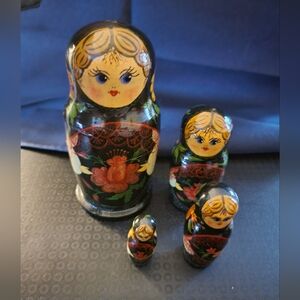 VTG EUC Russian Nesting Dolls c 1990s